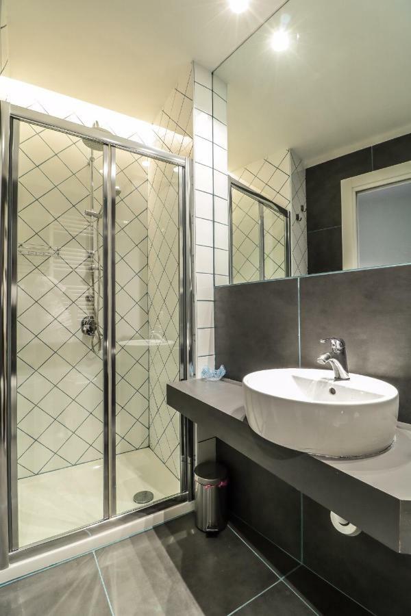 Il Grattacielo B&B Naples Luaran gambar